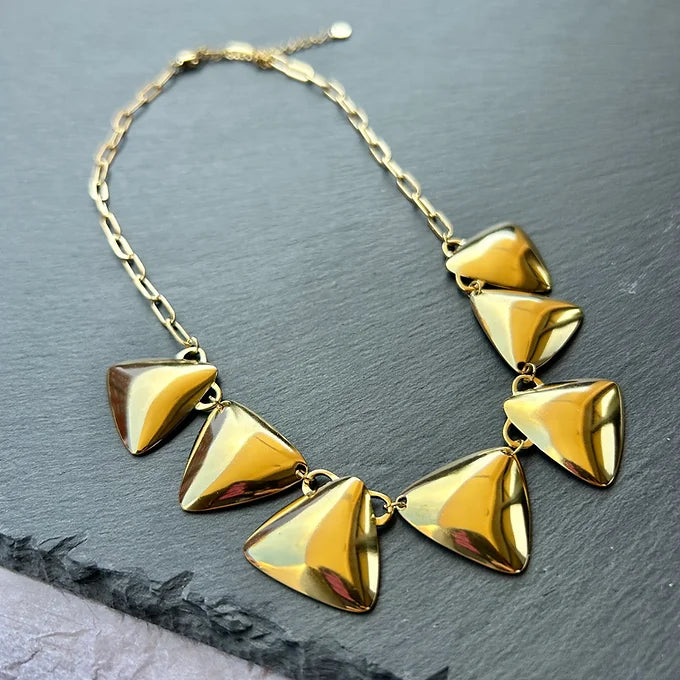 Collar Triángulo